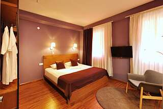 Отель Elle Boutique Hotel Тбилиси Улучшенный двухместный номер с 1 кроватью-1